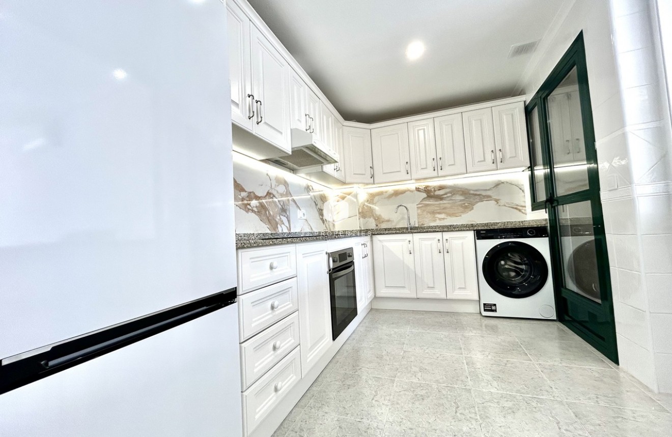 Z drugiej ręki - Mieszkanie w bloku -
Campoamor - Costa Blanca