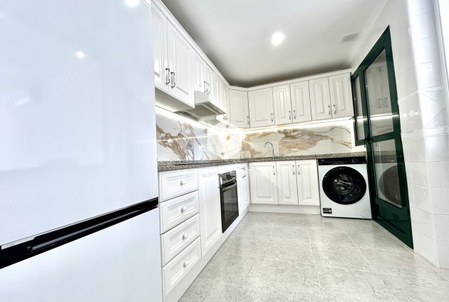 Z drugiej ręki - Mieszkanie w bloku -
Campoamor - Costa Blanca