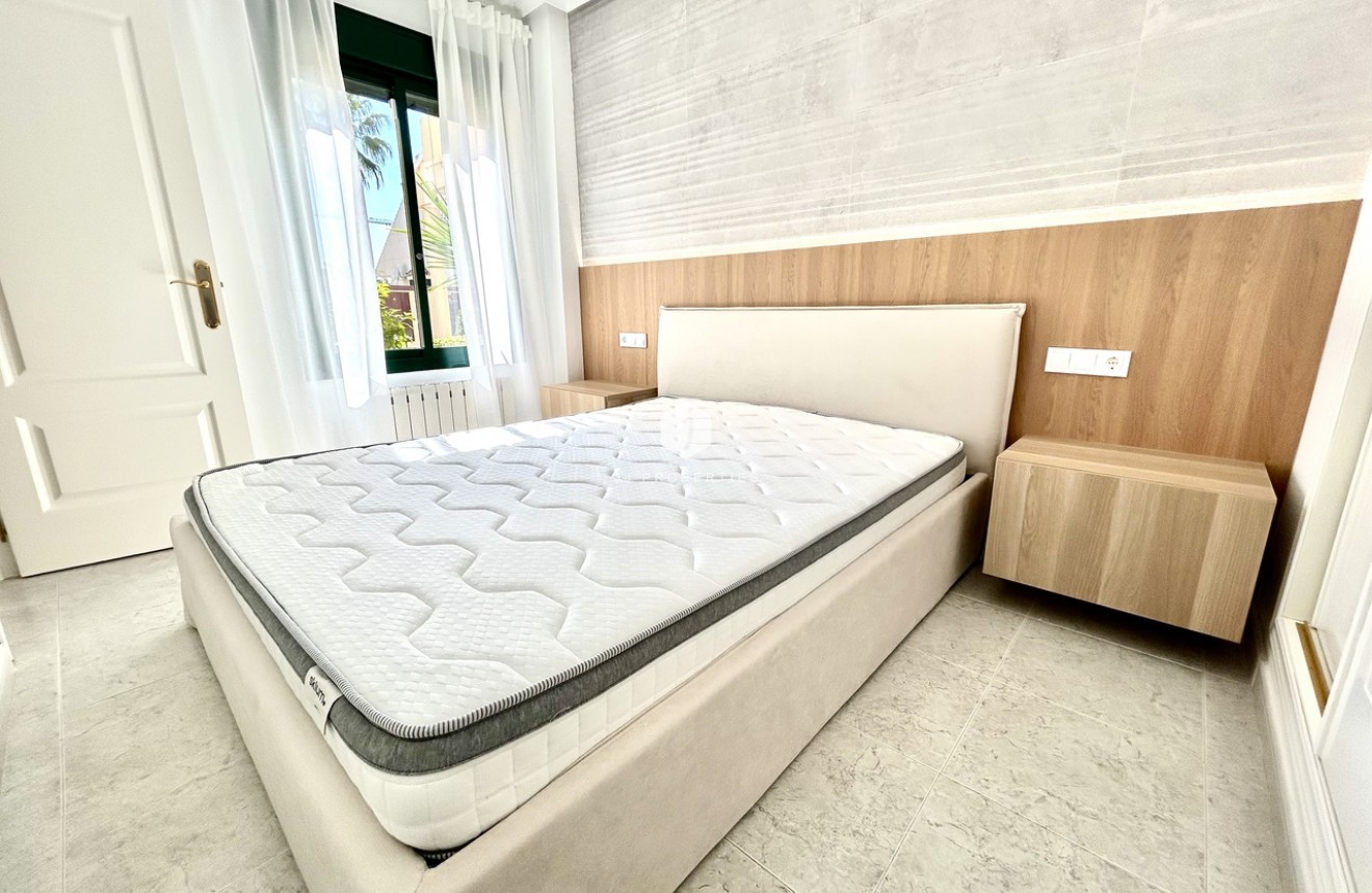 Z drugiej ręki - Mieszkanie w bloku -
Campoamor - Costa Blanca