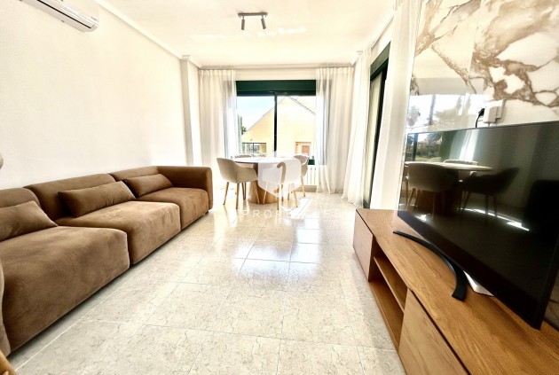 Z drugiej ręki - Mieszkanie w bloku -
Campoamor - Costa Blanca