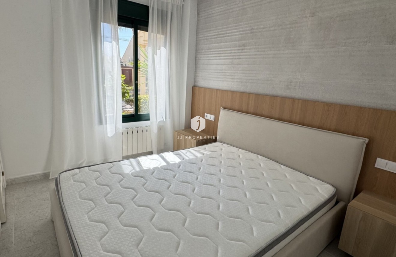 Resale - Apartment / flat -
Orihuela Costa - Costa Blanca