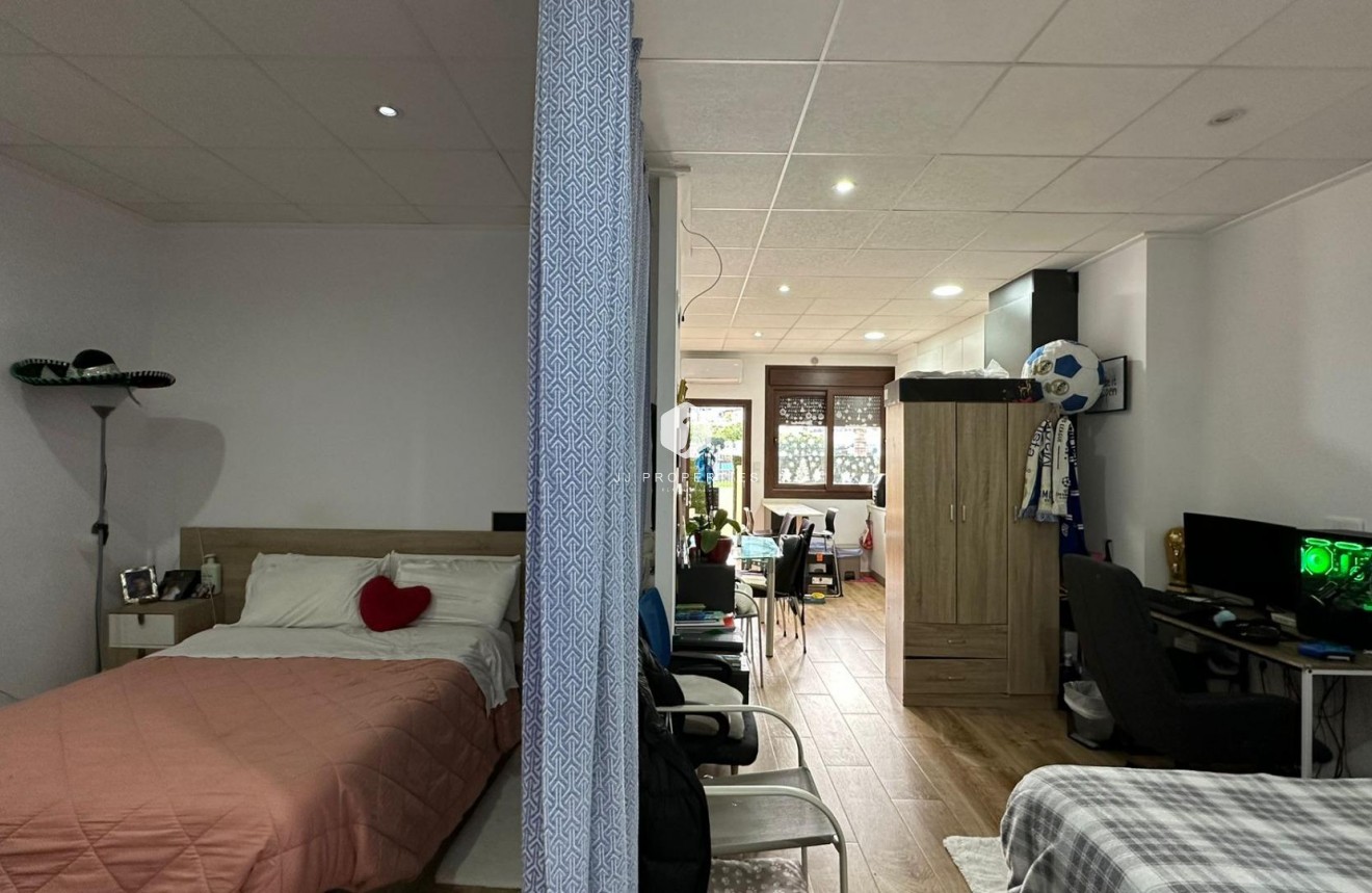 Resale - Apartment / flat -
Torrevieja - Sector 25