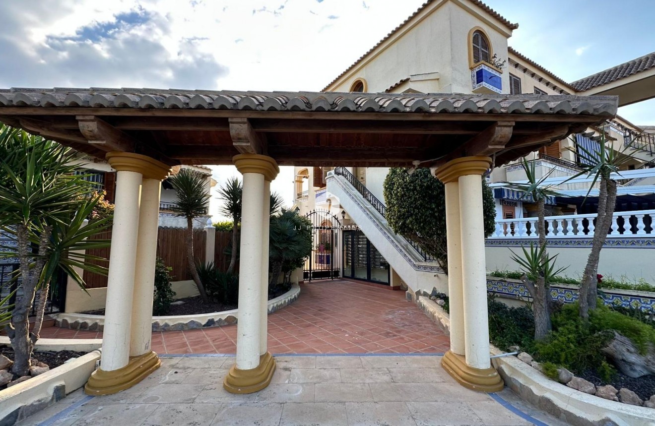 Resale - Apartment / flat -
Torrevieja - Sector 25