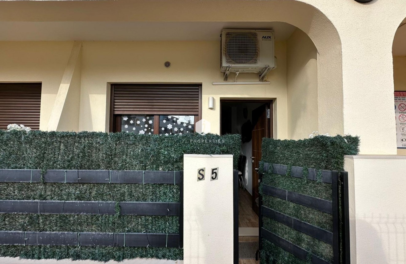 Resale - Apartment / flat -
Torrevieja - Sector 25