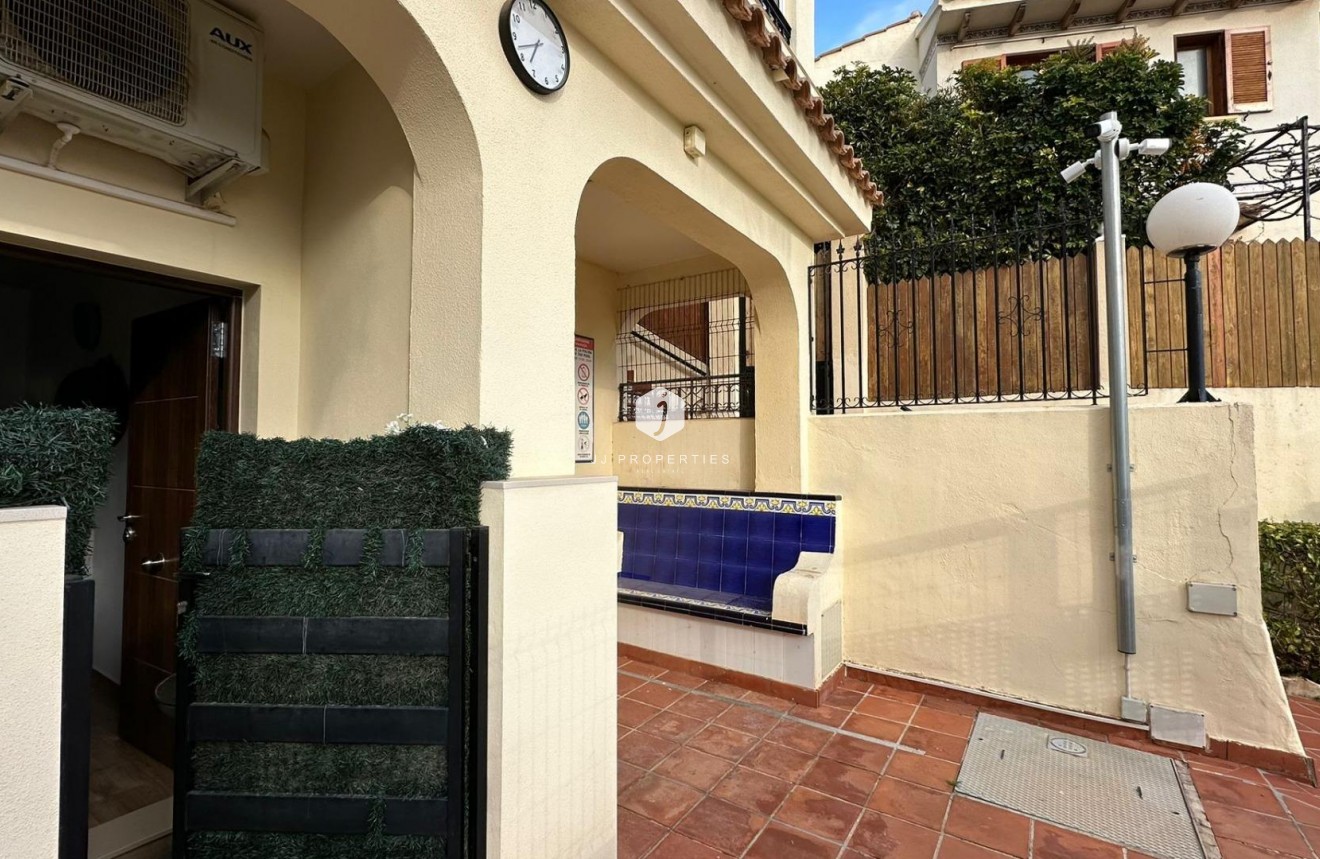 Tweedehands - Appartement / flat -
Torrevieja - Sector 25