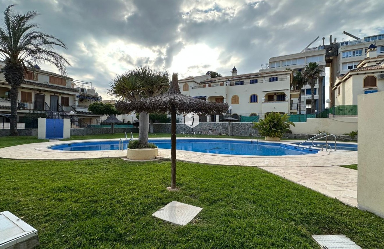 Tweedehands - Appartement / flat -
Torrevieja - Sector 25
