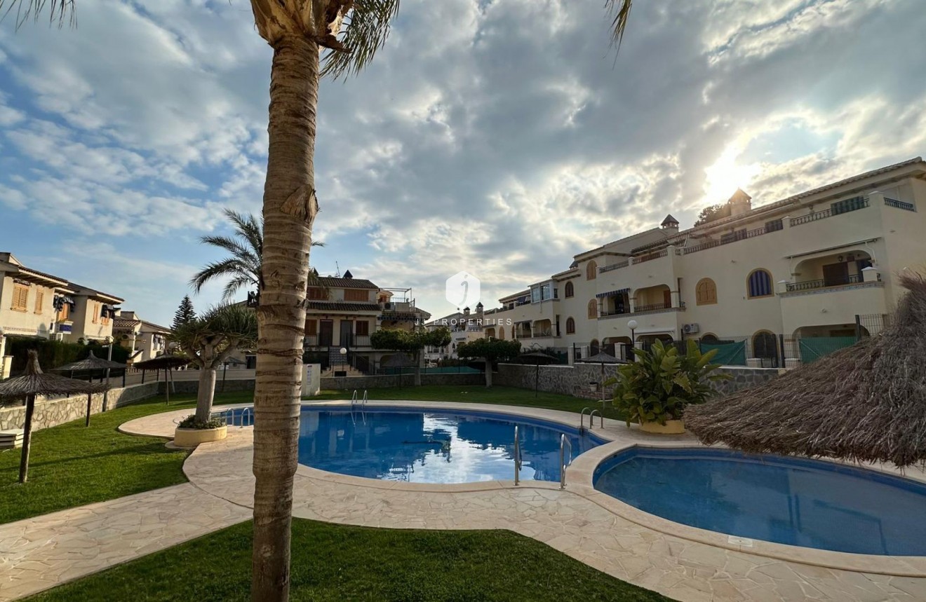 Tweedehands - Appartement / flat -
Torrevieja - Sector 25