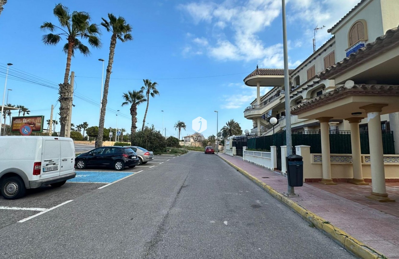 Tweedehands - Appartement / flat -
Torrevieja - Sector 25