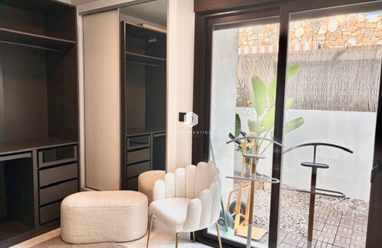 Resale - Villa -
Cabo Roig - Costa Blanca