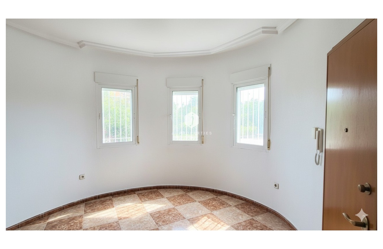 Segunda mano - Villa -
Los Altos - Costa Blanca