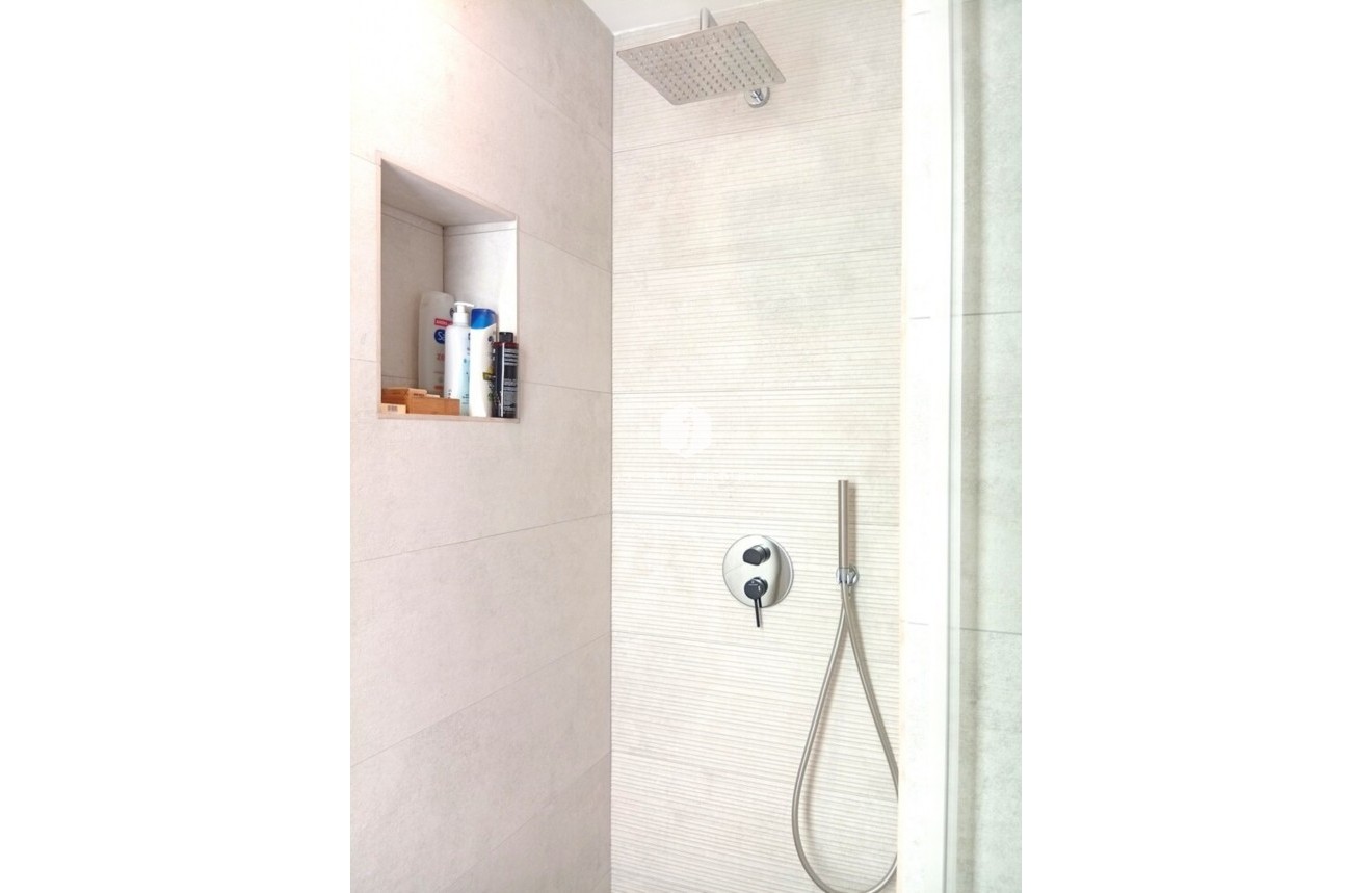 Segunda mano - Villa -
La Finca Golf Resort - Inland