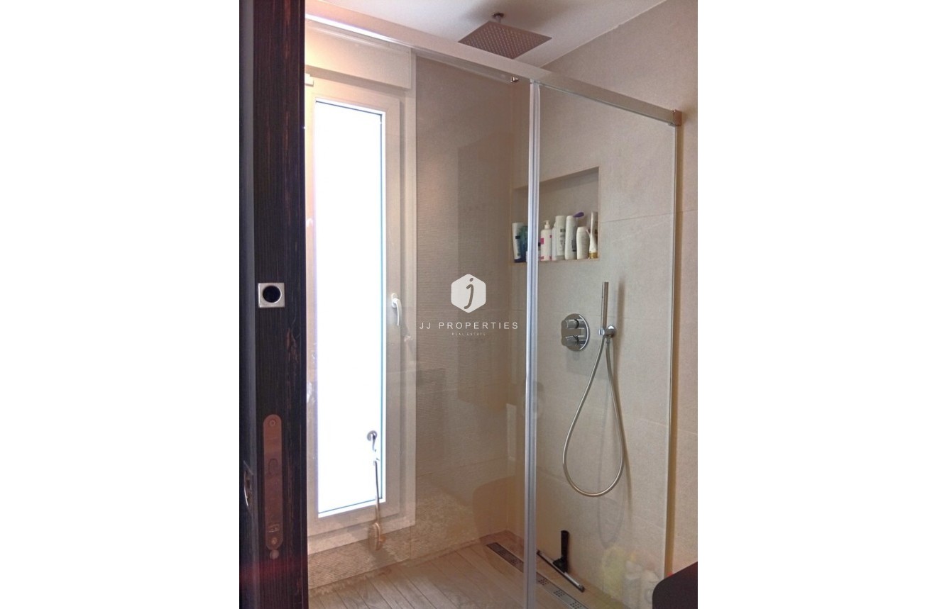 Segunda mano - Villa -
La Finca Golf Resort - Inland