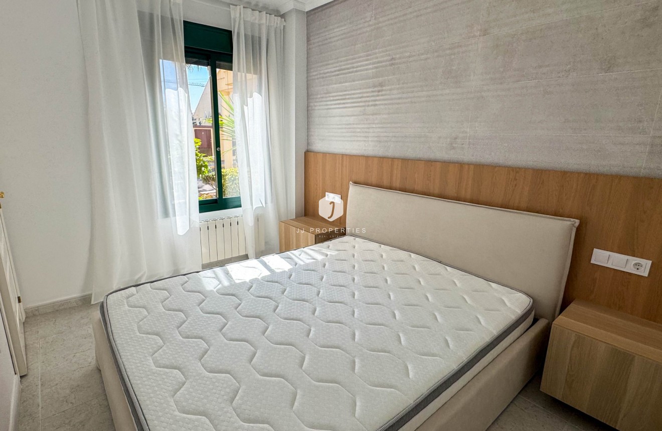 Z drugiej ręki - Mieszkanie w bloku -
Orihuela Costa - Costa Blanca