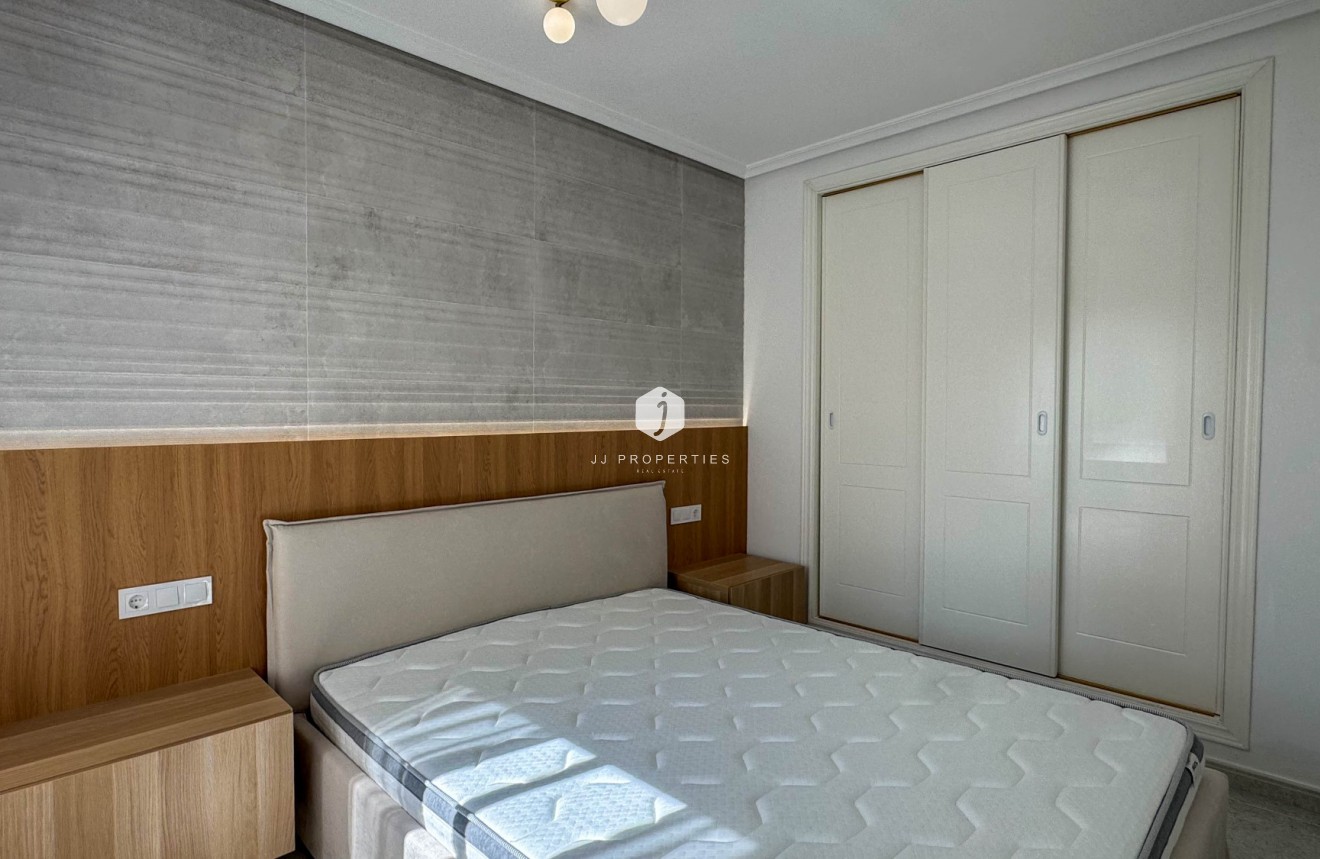 Z drugiej ręki - Mieszkanie w bloku -
Orihuela Costa - Costa Blanca