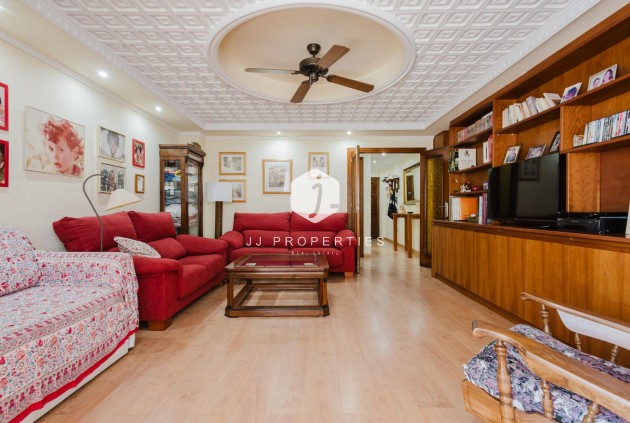 Z drugiej ręki - Mieszkanie w bloku -
Torrevieja - Costa Blanca