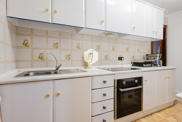 Z drugiej ręki - Mieszkanie w bloku -
Torrevieja - Costa Blanca