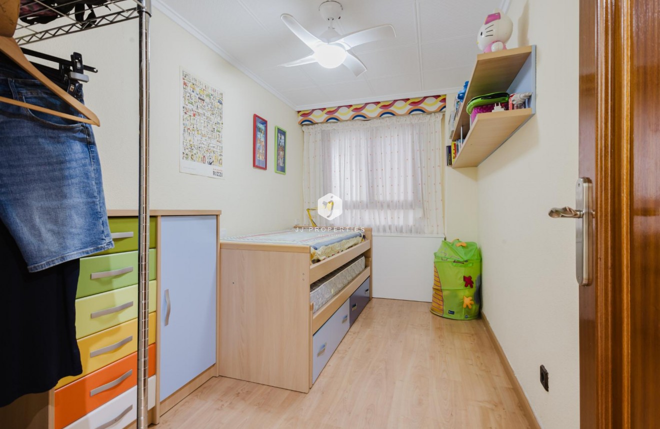 Z drugiej ręki - Mieszkanie w bloku -
Torrevieja - Costa Blanca