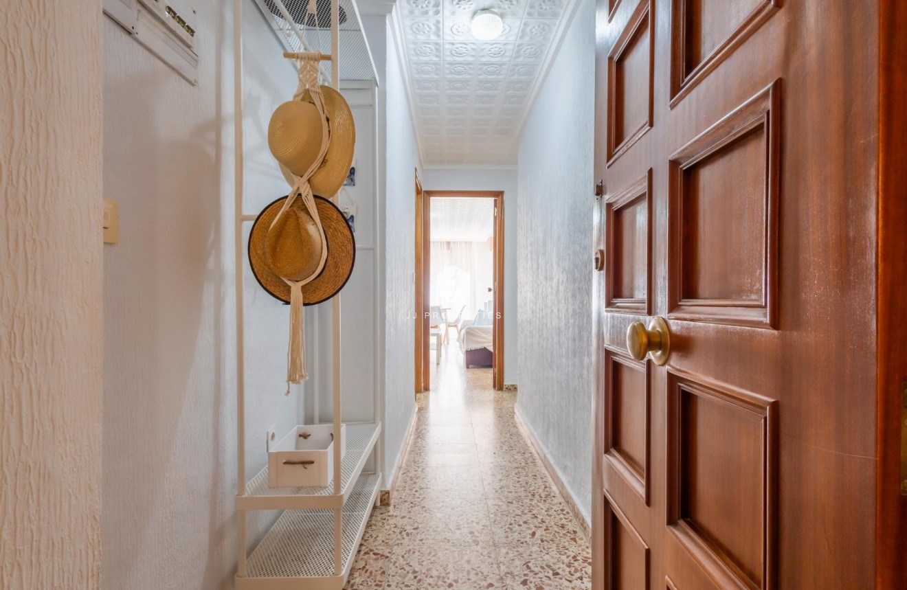 Z drugiej ręki - Mieszkanie w bloku -
Torrevieja - Costa Blanca