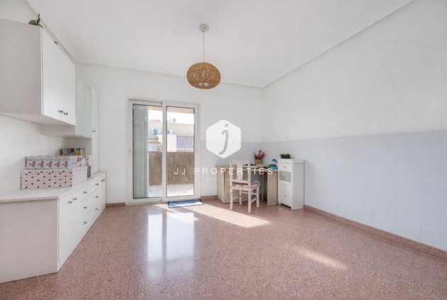 Z drugiej ręki - Mieszkanie w bloku -
Torrevieja - Costa Blanca