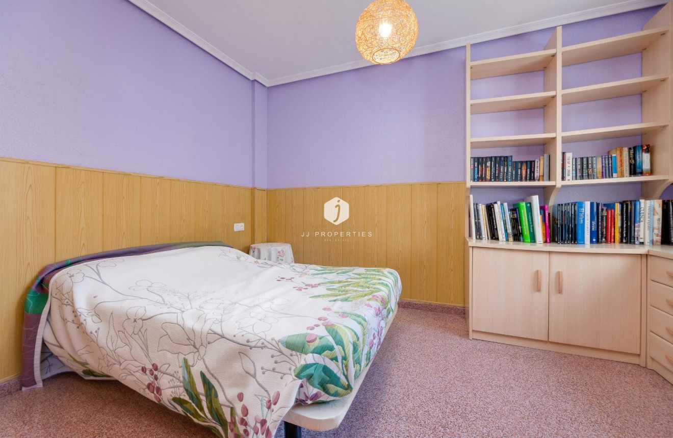 Z drugiej ręki - Mieszkanie w bloku -
Torrevieja - Costa Blanca