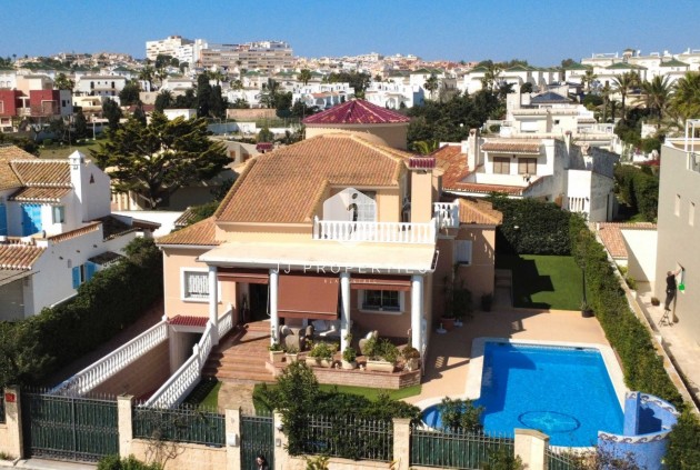 Z drugiej ręki - Villa -
Torrevieja - Costa Blanca