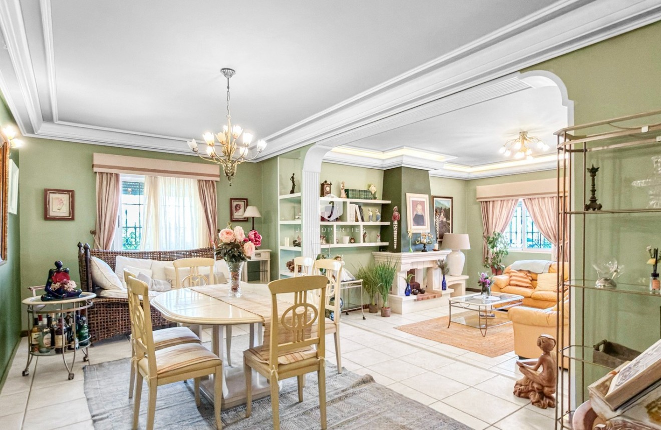 Z drugiej ręki - Villa -
Torrevieja - Costa Blanca