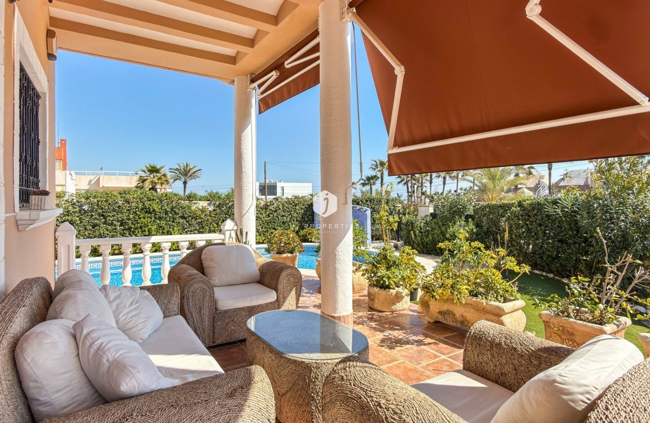 Z drugiej ręki - Villa -
Torrevieja - Costa Blanca