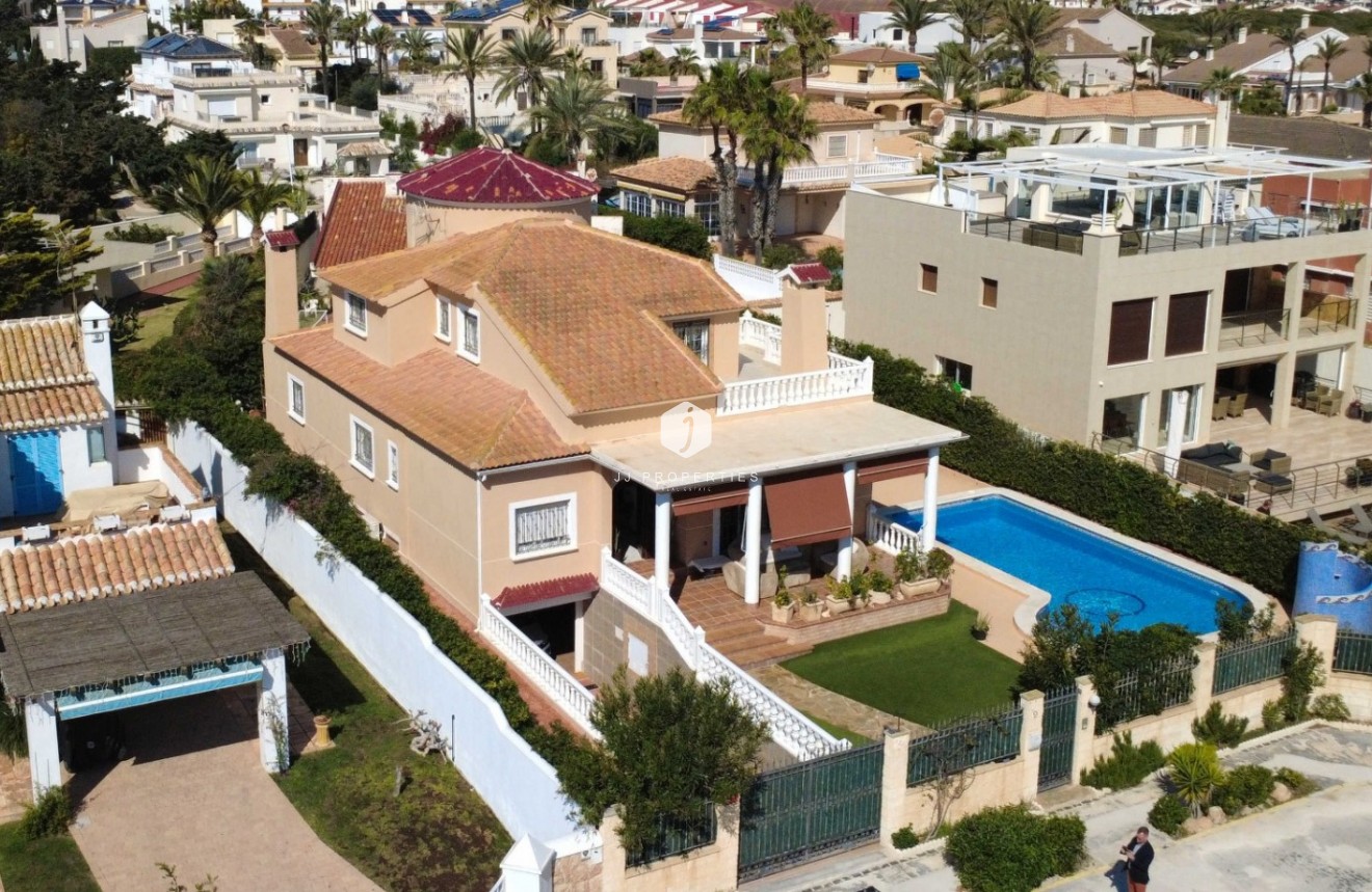 Z drugiej ręki - Villa -
Torrevieja - Costa Blanca