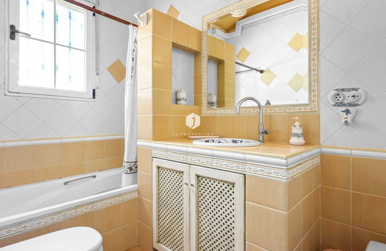 Z drugiej ręki - Villa -
Torrevieja - Costa Blanca