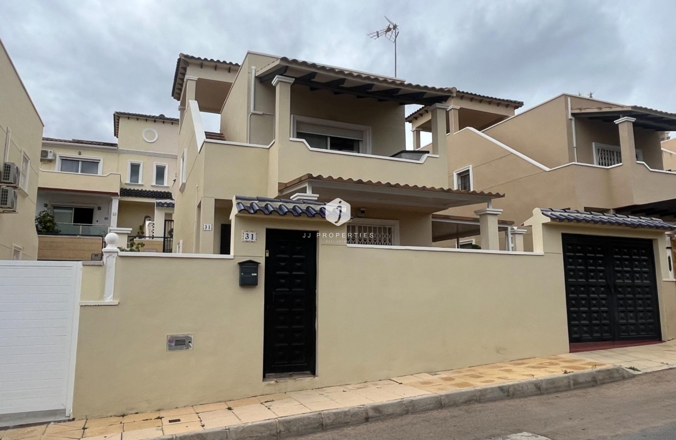 Aus zweiter Hand - Duplex -
San Miguel de Salinas - Las Filipinas