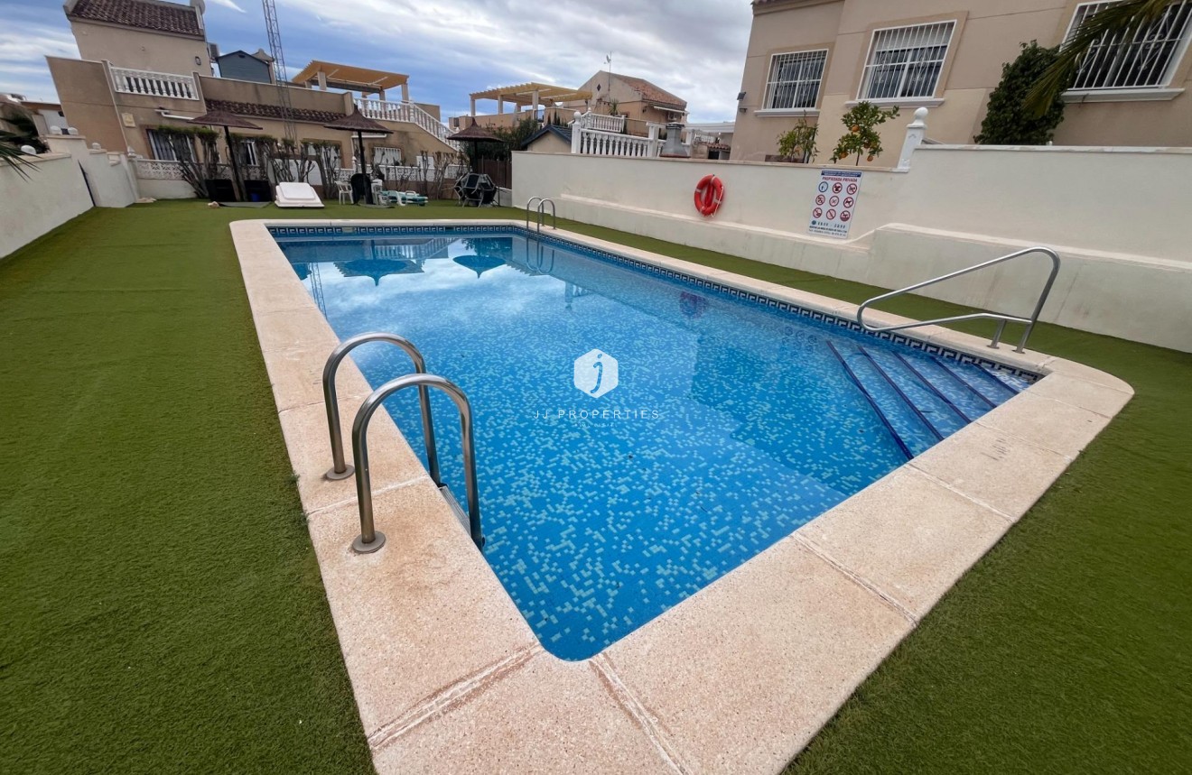 Aus zweiter Hand - Duplex -
San Miguel de Salinas - Las Filipinas