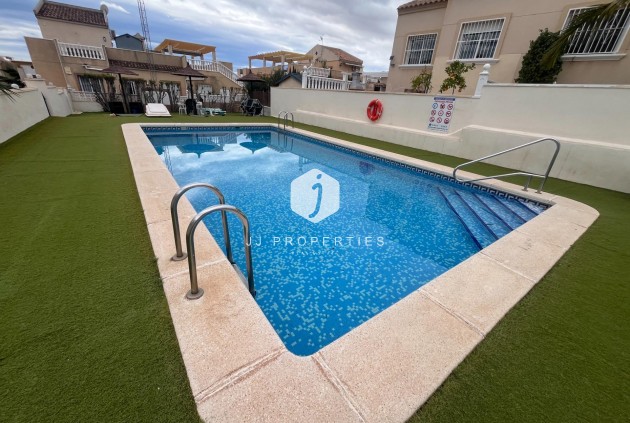 Aus zweiter Hand - Duplex -
San Miguel de Salinas - Las Filipinas