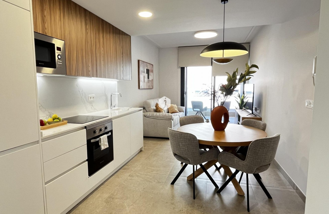 Z drugiej ręki - Mieszkanie w bloku -
Torrevieja - Playa del Cura