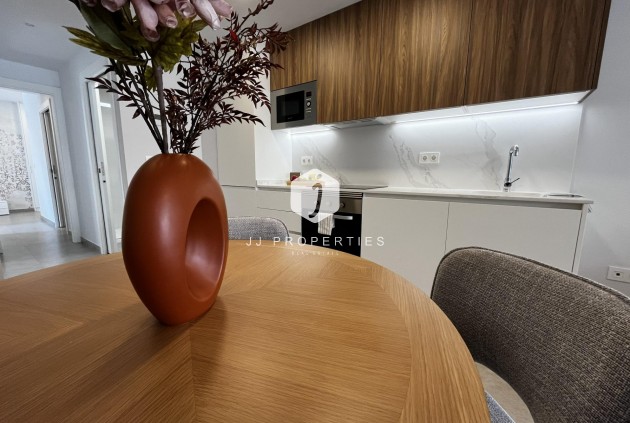 Z drugiej ręki - Mieszkanie w bloku -
Torrevieja - Playa del Cura