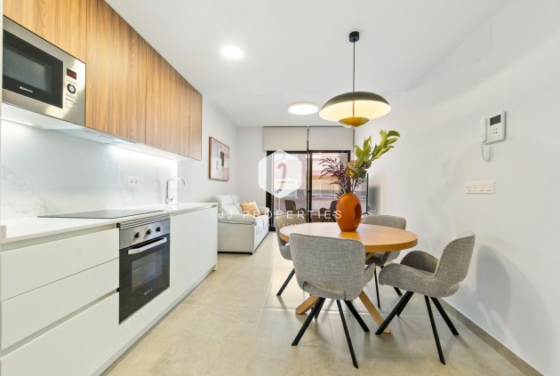 Z drugiej ręki - Mieszkanie w bloku -
Torrevieja - Playa del Cura