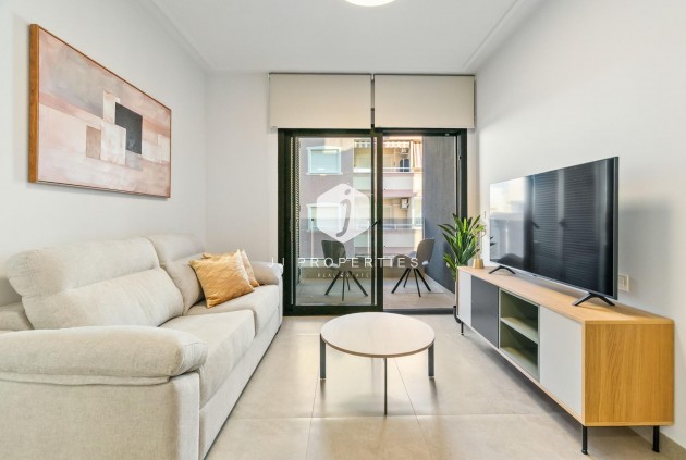 Z drugiej ręki - Mieszkanie w bloku -
Torrevieja - Playa del Cura