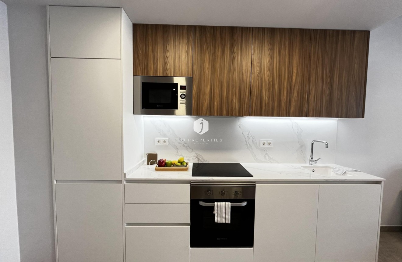 Z drugiej ręki - Mieszkanie w bloku -
Torrevieja - Playa del Cura