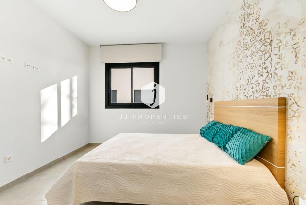 Z drugiej ręki - Mieszkanie w bloku -
Torrevieja - Playa del Cura