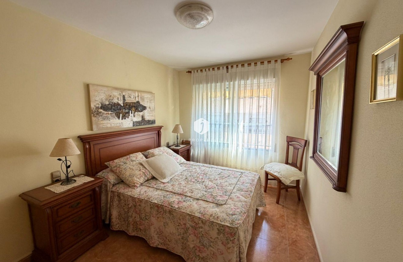 Aus zweiter Hand - Wohnung -
Torrevieja - Playa del Cura