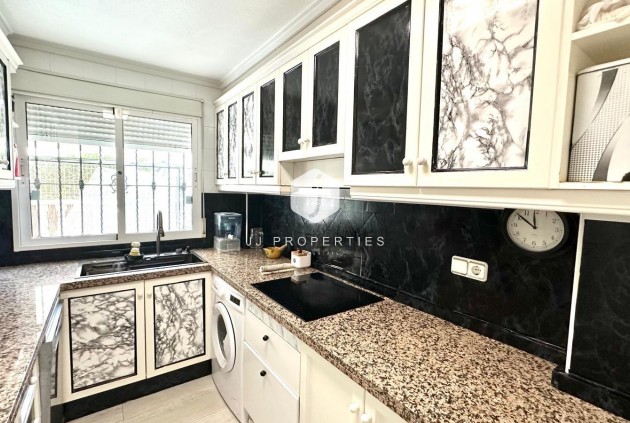 D'occasion - Villa -
Orihuela Costa - La Regia