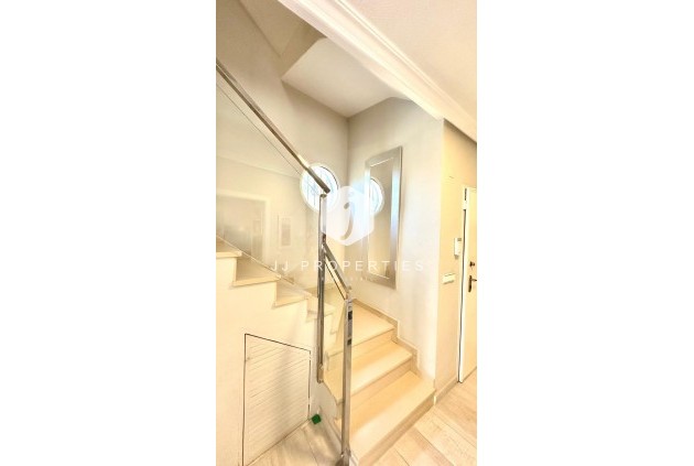 D'occasion - Villa -
Orihuela Costa - La Regia