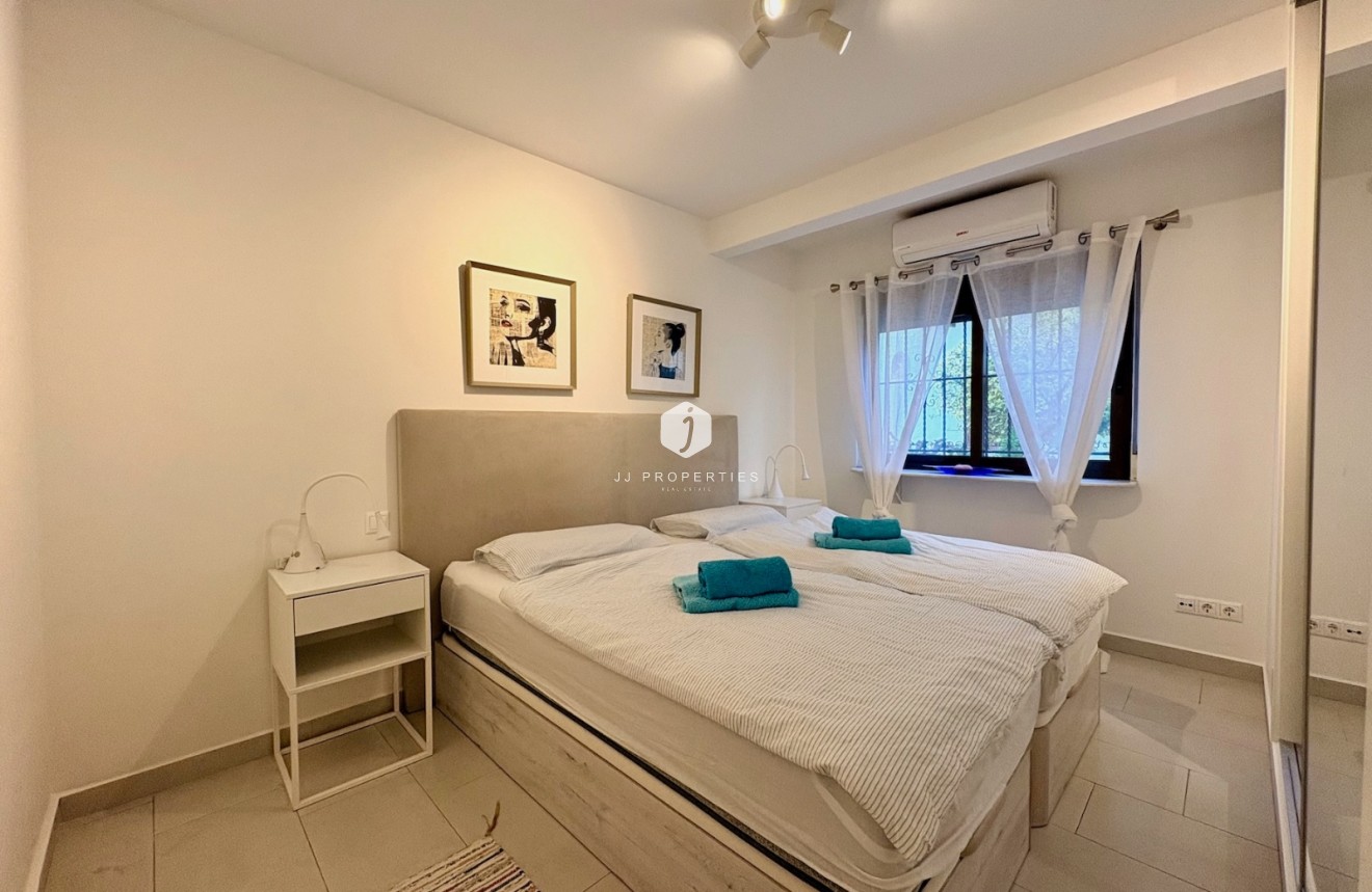 Z drugiej ręki - Szalet -
Orihuela Costa - Costa Blanca