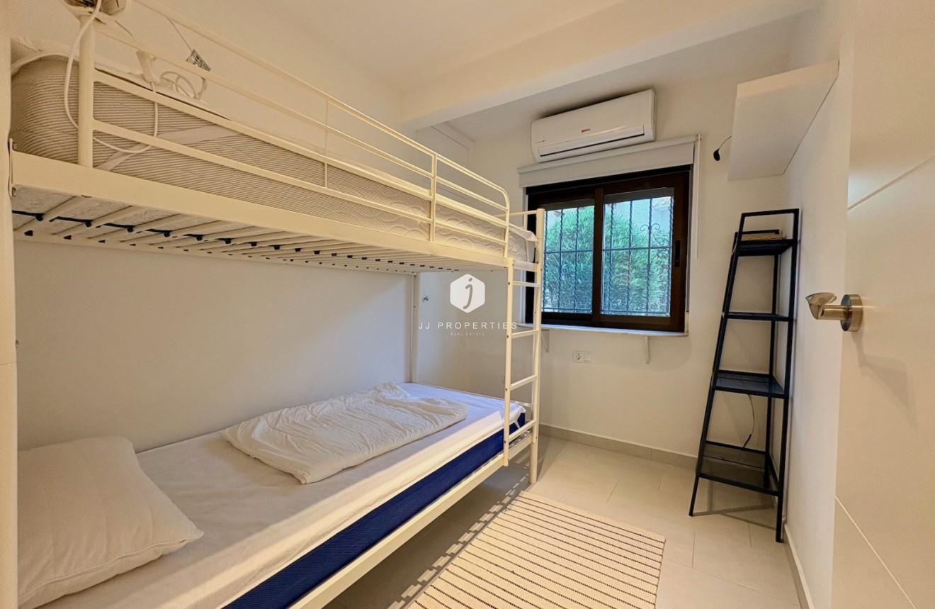 Z drugiej ręki - Szalet -
Orihuela Costa - Costa Blanca