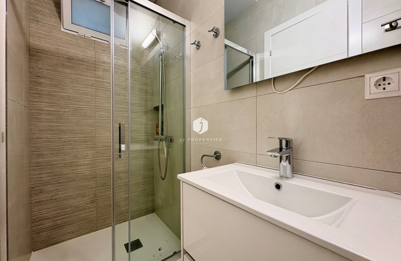 Z drugiej ręki - Szalet -
Orihuela Costa - Costa Blanca