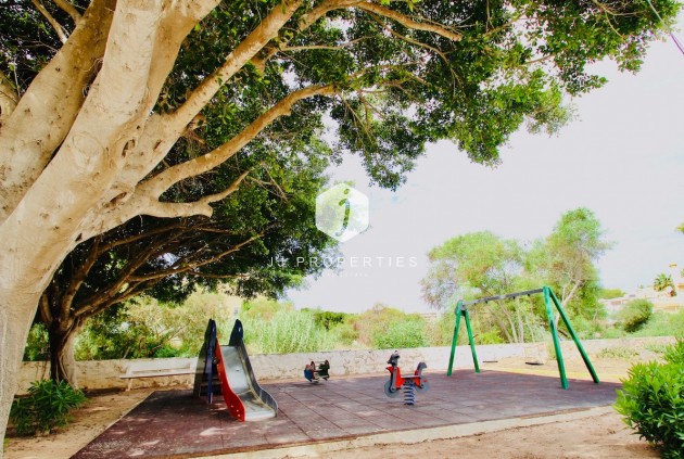 Z drugiej ręki - Szalet -
Orihuela Costa - Costa Blanca