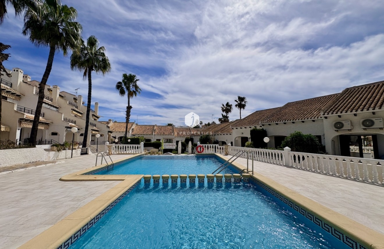 Z drugiej ręki - Szalet -
Orihuela Costa - Costa Blanca