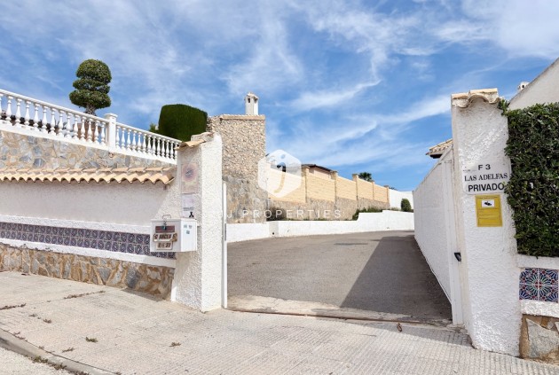 Z drugiej ręki - Szalet -
Orihuela Costa - Costa Blanca