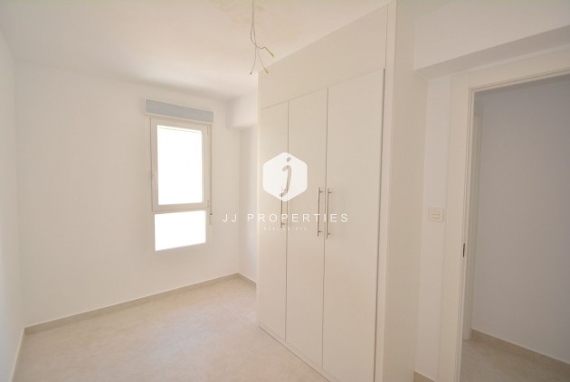 Z drugiej ręki - Mieszkanie w bloku -
Torrevieja - Costa Blanca