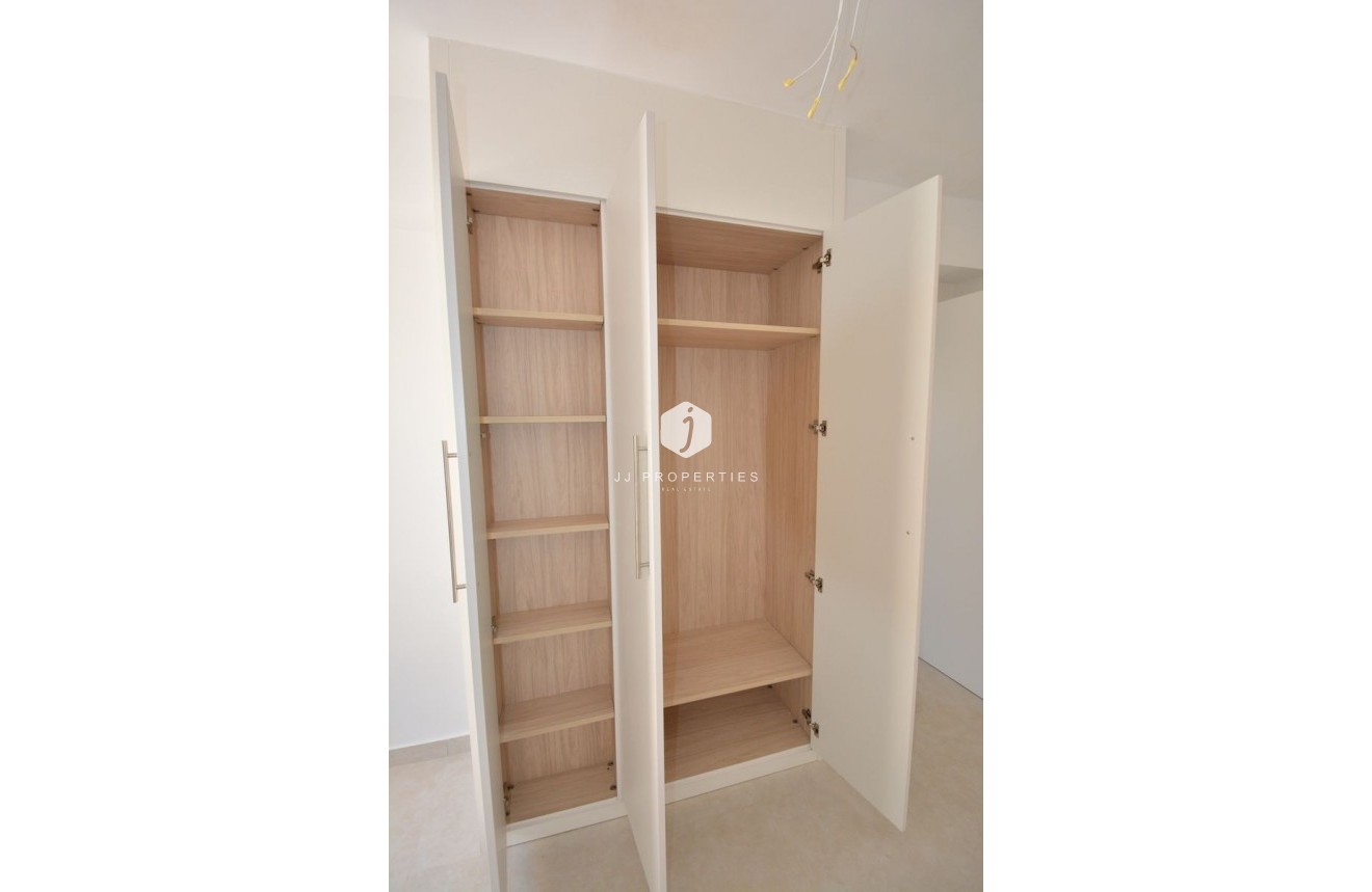 Z drugiej ręki - Mieszkanie w bloku -
Torrevieja - Costa Blanca