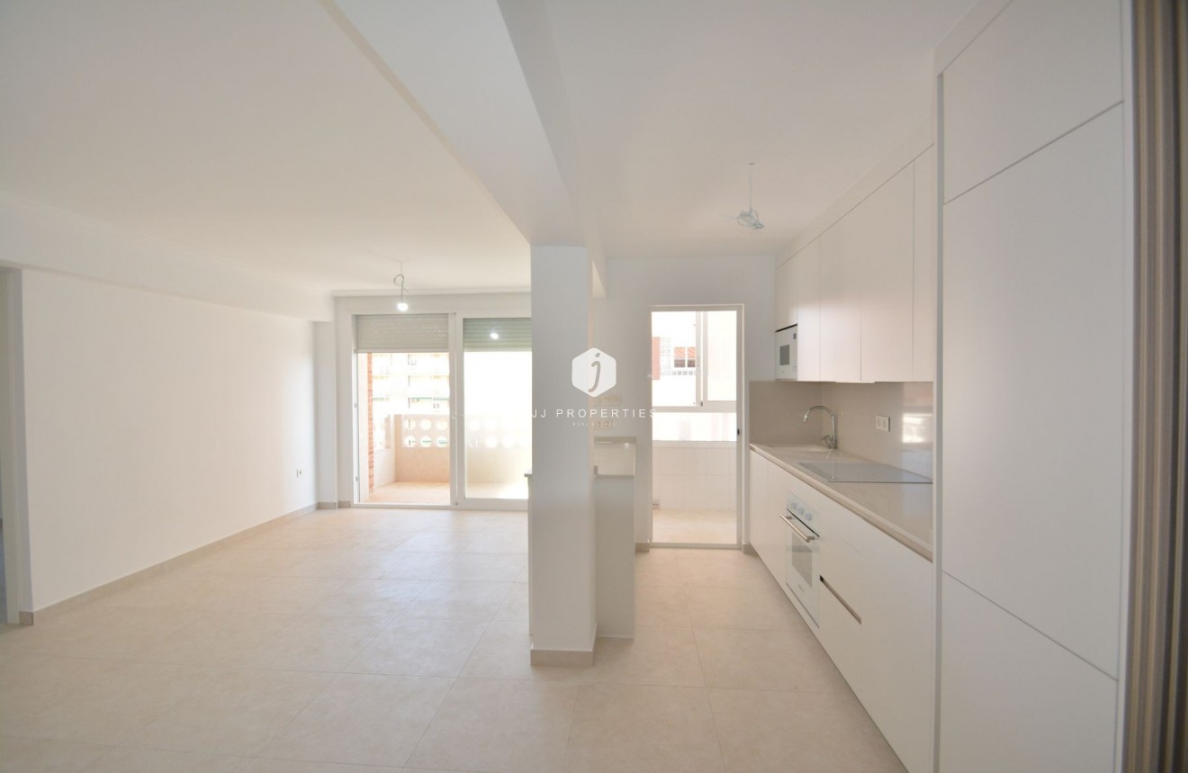 Z drugiej ręki - Mieszkanie w bloku -
Torrevieja - Costa Blanca